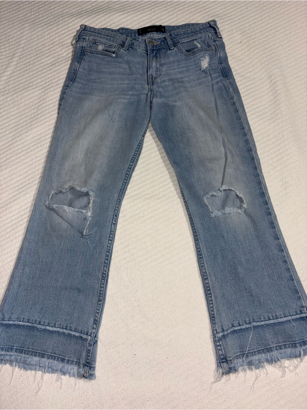 Hollister Light Blue Low Rise Distressed Cropped Jeans Women’s 7